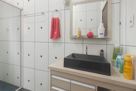 Casa à venda com 180m², 2 quartos e 1 vaga Casa à venda com 180m², 2 quartos e 1 vagaBanheiro