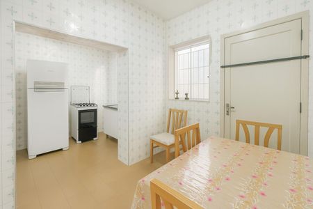 Casa à venda com 180m², 2 quartos e 1 vaga Casa à venda com 180m², 2 quartos e 1 vagaCozinha