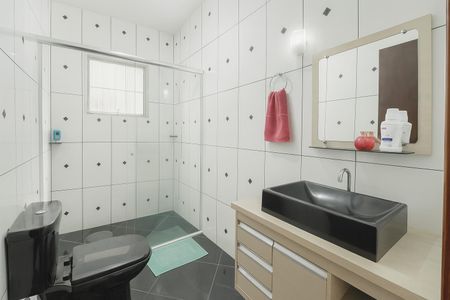 Casa à venda com 180m², 2 quartos e 1 vaga Casa à venda com 180m², 2 quartos e 1 vagaBanheiro