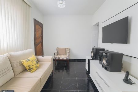 Casa à venda com 180m², 2 quartos e 1 vaga Casa à venda com 180m², 2 quartos e 1 vagaSala