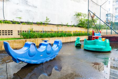 Apartamento à venda com 65m², 2 quartos e 1 vaga Apartamento à venda com 65m², 2 quartos e 1 vagaÁrea comum - Playground