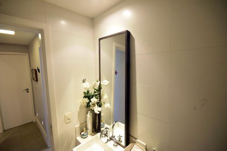 Apartamento à venda com 179m², 2 quartos e 2 vagasBanheiro Social