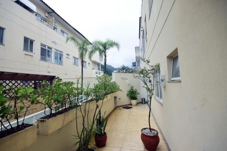 Apartamento à venda com 179m², 2 quartos e 2 vagasÁrea Externa