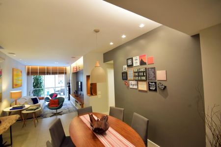 Apartamento à venda com 179m², 2 quartos e 2 vagasSala