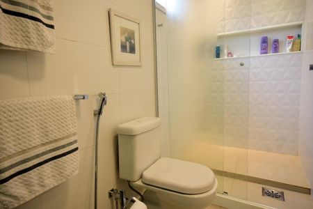 Apartamento à venda com 179m², 2 quartos e 2 vagasBanheiro da Suíte