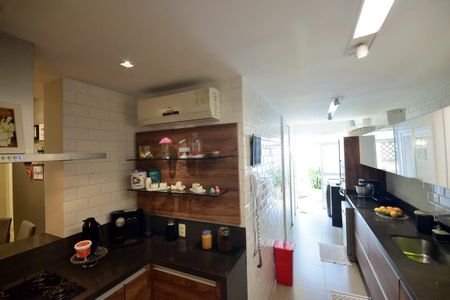 Apartamento à venda com 179m², 2 quartos e 2 vagasCozinha