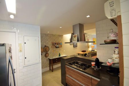 Apartamento à venda com 179m², 2 quartos e 2 vagasCozinha