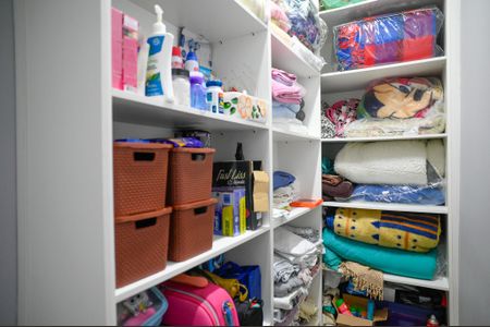 Casa à venda com 450m², 4 quartos e 4 vagas Casa à venda com 450m², 4 quartos e 4 vagasCloset - Casa