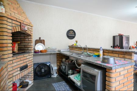 Casa à venda com 450m², 4 quartos e 4 vagas Casa à venda com 450m², 4 quartos e 4 vagasEspaço de Festas