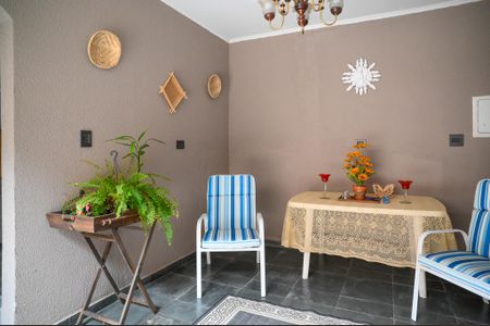 Casa à venda com 450m², 4 quartos e 4 vagas Casa à venda com 450m², 4 quartos e 4 vagasÁrea de Lazer