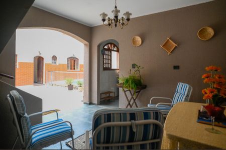 Casa à venda com 450m², 4 quartos e 4 vagas Casa à venda com 450m², 4 quartos e 4 vagasÁrea de Lazer