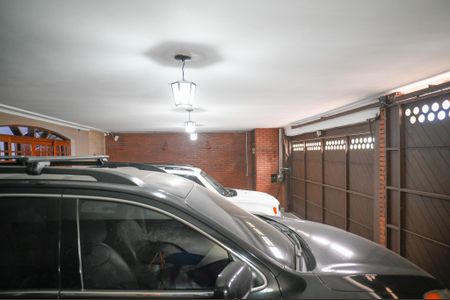 Casa à venda com 450m², 4 quartos e 4 vagas Casa à venda com 450m², 4 quartos e 4 vagasGaragem