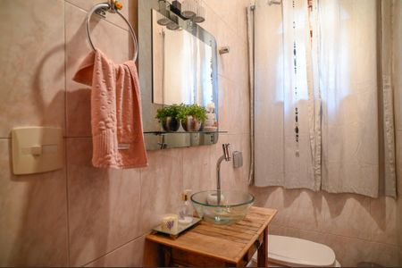 Casa à venda com 450m², 4 quartos e 4 vagas Casa à venda com 450m², 4 quartos e 4 vagasLavabo