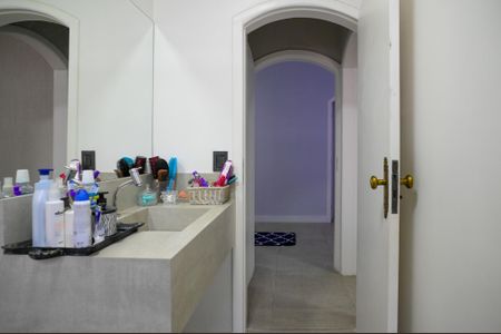 Casa à venda com 450m², 4 quartos e 4 vagas Casa à venda com 450m², 4 quartos e 4 vagasBanheiro da Suíte 1