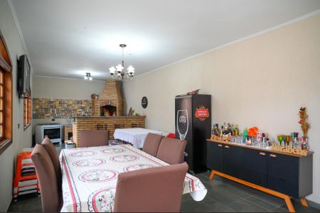 Casa à venda com 450m², 4 quartos e 4 vagas Casa à venda com 450m², 4 quartos e 4 vagasEspaço de Festas