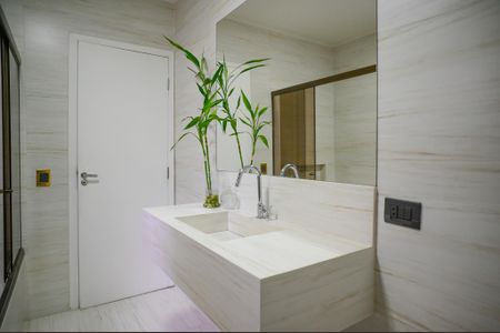 Casa à venda com 450m², 4 quartos e 4 vagas Casa à venda com 450m², 4 quartos e 4 vagasBanheiro da Suíte 3