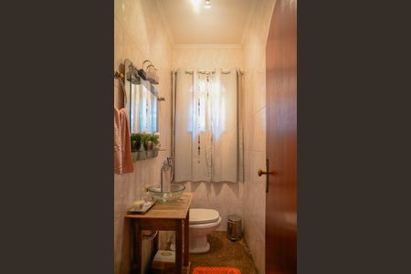 Casa à venda com 450m², 4 quartos e 4 vagas Casa à venda com 450m², 4 quartos e 4 vagasLavabo