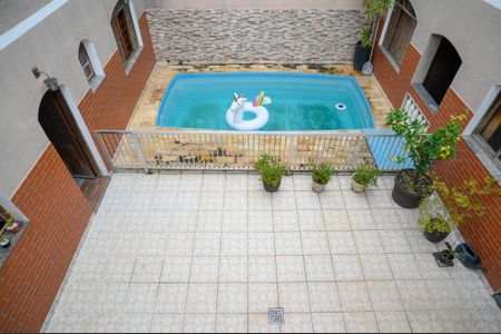 Casa à venda com 450m², 4 quartos e 4 vagas Casa à venda com 450m², 4 quartos e 4 vagasQuintal - Piscina