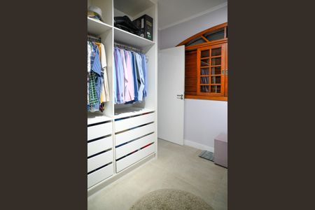 Casa à venda com 450m², 4 quartos e 4 vagas Casa à venda com 450m², 4 quartos e 4 vagasCloset da Suite 3