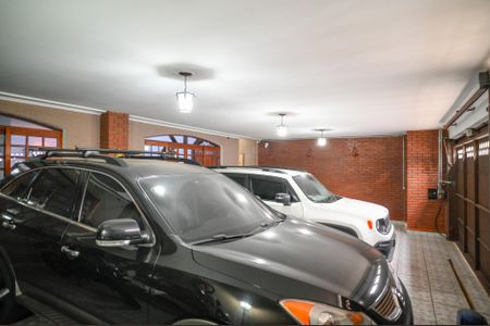 Casa à venda com 450m², 4 quartos e 4 vagas Casa à venda com 450m², 4 quartos e 4 vagasGaragem