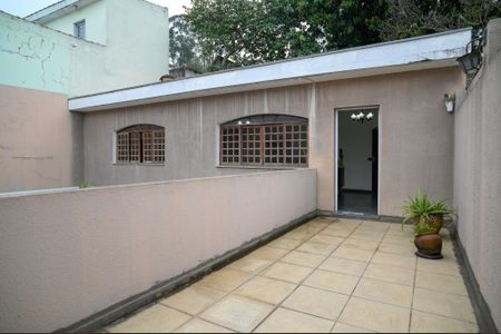 Casa à venda com 450m², 4 quartos e 4 vagas Casa à venda com 450m², 4 quartos e 4 vagasQuintal