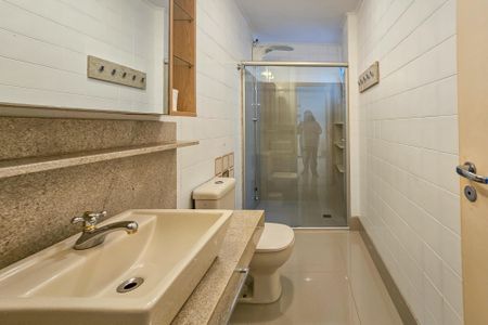 Apartamento para alugar com 70m², 2 quartos e 1 vagaBanheiro