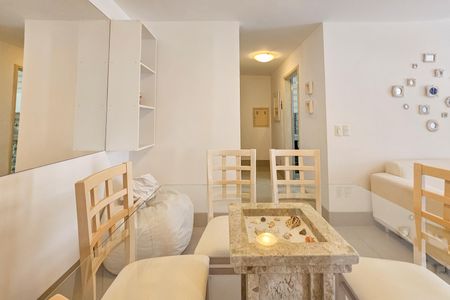 Apartamento para alugar com 70m², 2 quartos e 1 vagaSala