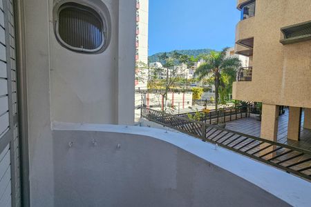 Apartamento para alugar com 70m², 2 quartos e 1 vagaVaranda