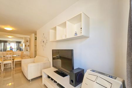 Apartamento para alugar com 70m², 2 quartos e 1 vagaSala