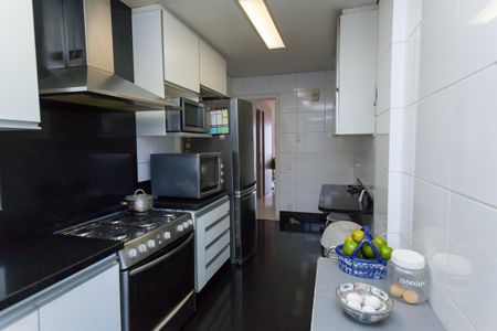 Apartamento à venda com 330m², 3 quartos e 2 vagas Apartamento à venda com 330m², 3 quartos e 2 vagasCozinha