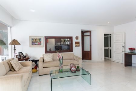 Apartamento à venda com 330m², 3 quartos e 2 vagas Apartamento à venda com 330m², 3 quartos e 2 vagasSala