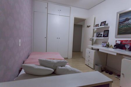 Apartamento à venda com 330m², 3 quartos e 2 vagas Apartamento à venda com 330m², 3 quartos e 2 vagasQuarto 2