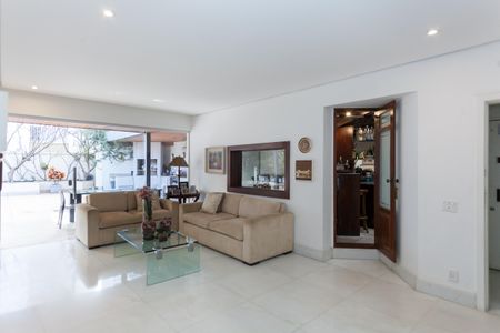 Apartamento à venda com 330m², 3 quartos e 2 vagas Apartamento à venda com 330m², 3 quartos e 2 vagasSala