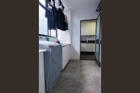 Apartamento à venda com 330m², 3 quartos e 2 vagas Apartamento à venda com 330m², 3 quartos e 2 vagasÁrea de Serviço