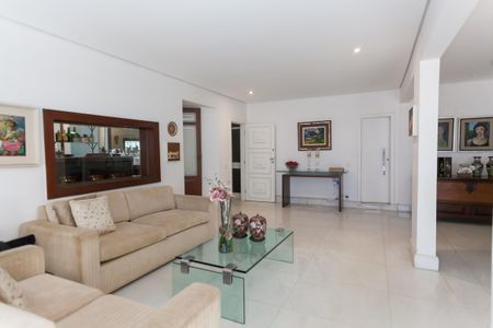 Apartamento à venda com 330m², 3 quartos e 2 vagas Apartamento à venda com 330m², 3 quartos e 2 vagasSala