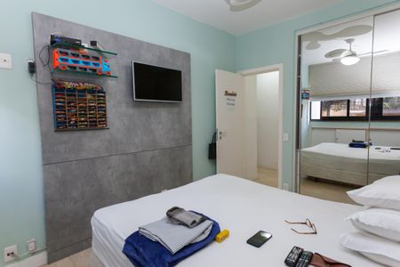 Apartamento à venda com 330m², 3 quartos e 2 vagas Apartamento à venda com 330m², 3 quartos e 2 vagasQuarto 1