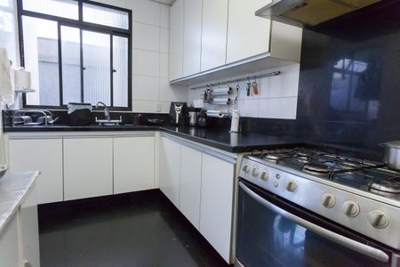 Apartamento à venda com 330m², 3 quartos e 2 vagas Apartamento à venda com 330m², 3 quartos e 2 vagasCozinha