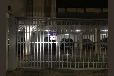 Apartamento à venda com 330m², 3 quartos e 2 vagas Apartamento à venda com 330m², 3 quartos e 2 vagasPlaca instalada