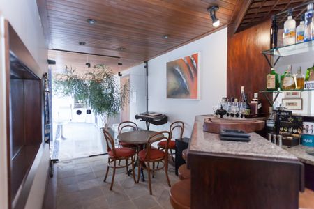 Apartamento à venda com 330m², 3 quartos e 2 vagas Apartamento à venda com 330m², 3 quartos e 2 vagasÁrea comum