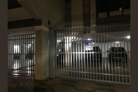 Apartamento à venda com 330m², 3 quartos e 2 vagas Apartamento à venda com 330m², 3 quartos e 2 vagasFachada