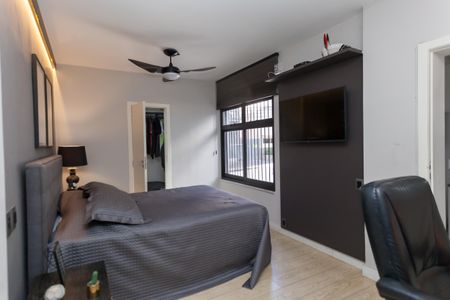 Apartamento à venda com 330m², 3 quartos e 2 vagas Apartamento à venda com 330m², 3 quartos e 2 vagasSuíte