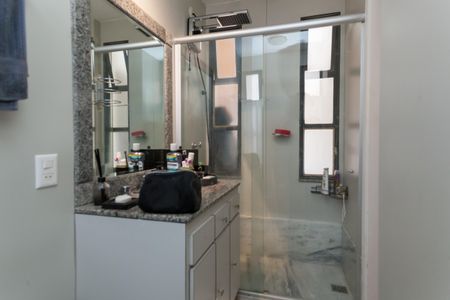 Apartamento à venda com 330m², 3 quartos e 2 vagas Apartamento à venda com 330m², 3 quartos e 2 vagasBanheiro da Suíte