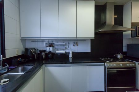 Apartamento à venda com 330m², 3 quartos e 2 vagas Apartamento à venda com 330m², 3 quartos e 2 vagasCozinha