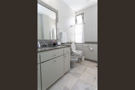 Apartamento à venda com 330m², 3 quartos e 2 vagas Apartamento à venda com 330m², 3 quartos e 2 vagasBanheiro Social