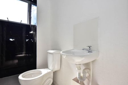Apartamento para alugar com 42m², 2 quartos e sem vaga Apartamento para alugar com 42m², 2 quartos e sem vagaBanheiro