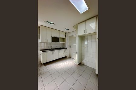 Apartamento para alugar com 114m², 2 quartos e 2 vagasCozinha