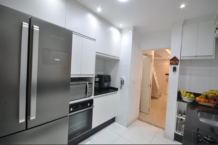 Casa de condomínio para alugar com 115m², 3 quartos e 2 vagasCozinha