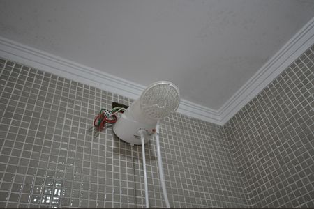 Casa de condomínio para alugar com 115m², 3 quartos e 2 vagasBanheiro da Suíte