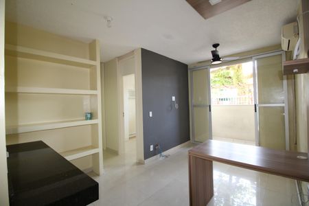Sala de apartamento para alugar com 2 quartos, 55m² em Taquara, Rio de Janeiro