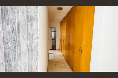 Apartamento à venda com 74m², 2 quartos e 1 vagaCorredor